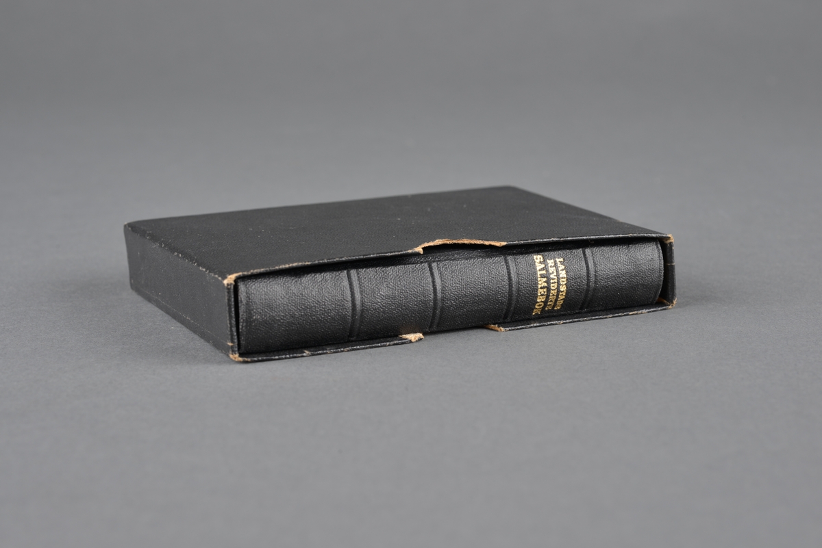 M.B. Landstads reviderte kirkesalmebok.
Ligger i en svart omslagseske

Utgitt på Andaktsbokselskapets forlag i 1947