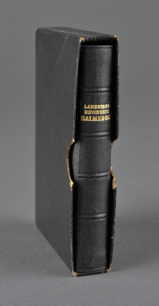 M.B. Landstads reviderte kirkesalmebok.
Ligger i en svart omslagseske

Utgitt på Andaktsbokselskapets forlag i 1947
