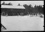 Skidtävling vid Vallby friluftmuseum i Västerås.