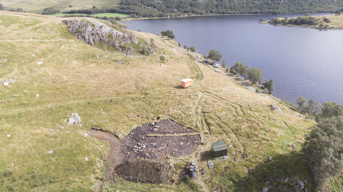 Drone: Oversiktbilde fra lokaliteten og nærområde