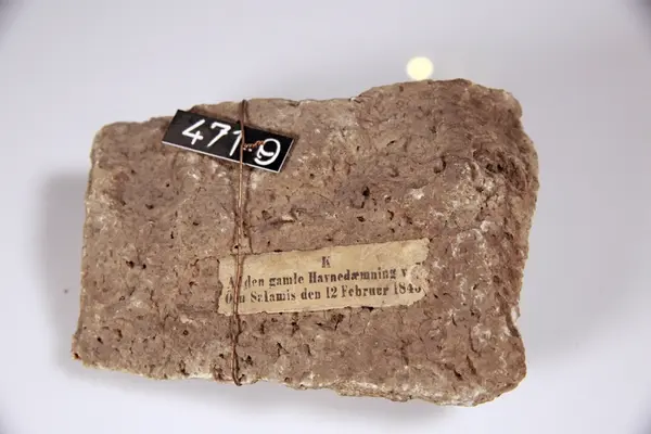 Sten fra gamle havnedemning ved Salamis, funnet 12