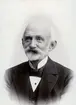 Porträtt av Gustaf Sandberg. Född i Linköping 1831 flyttade han i 20-årsåldern till Stockholm och kom där att etablera sig som revisor. Från 1864 gift med Ida Sofia Eleonora Stierncreutz.