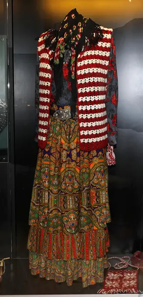 Kvinneklesdrakt fra utstillingen.
