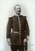 Greve Vilhelm von Schwerin porträtterad i norrköpingsfotografen Carl Nilssons ateljé 1906. Vid tiden kapten vid Första livgrenadjärregementet i Linköping, efter avsked 1911 major för Norrköpings östra landstigningsområde. Från 1895 gift med sin kusin, Elsa von Schwerin.