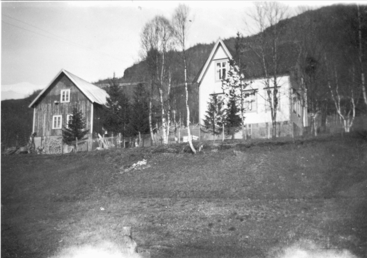 Gården til Marie og Julian Berglund ved Indre Løen, Grovfjord.