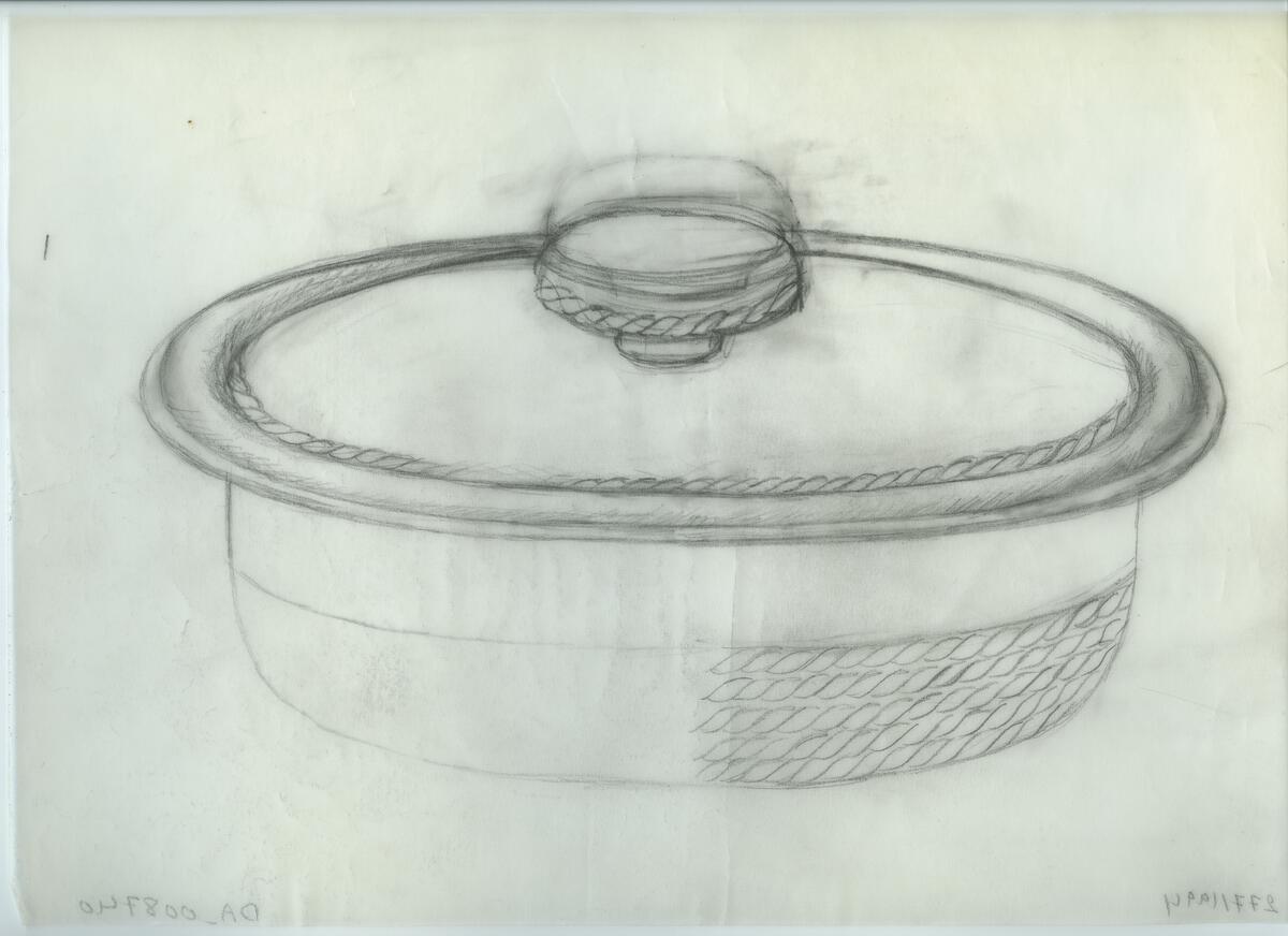 Skisser och referensmaterial till olika porslin- och glasföremål som grytor, kannor, koppar med fat, servisglas m.m. Bland annat formgivning för Rosenthal. Några skisskopior av Tapio Wirkkalas formgivning för Venini - inspirationsmaterial?