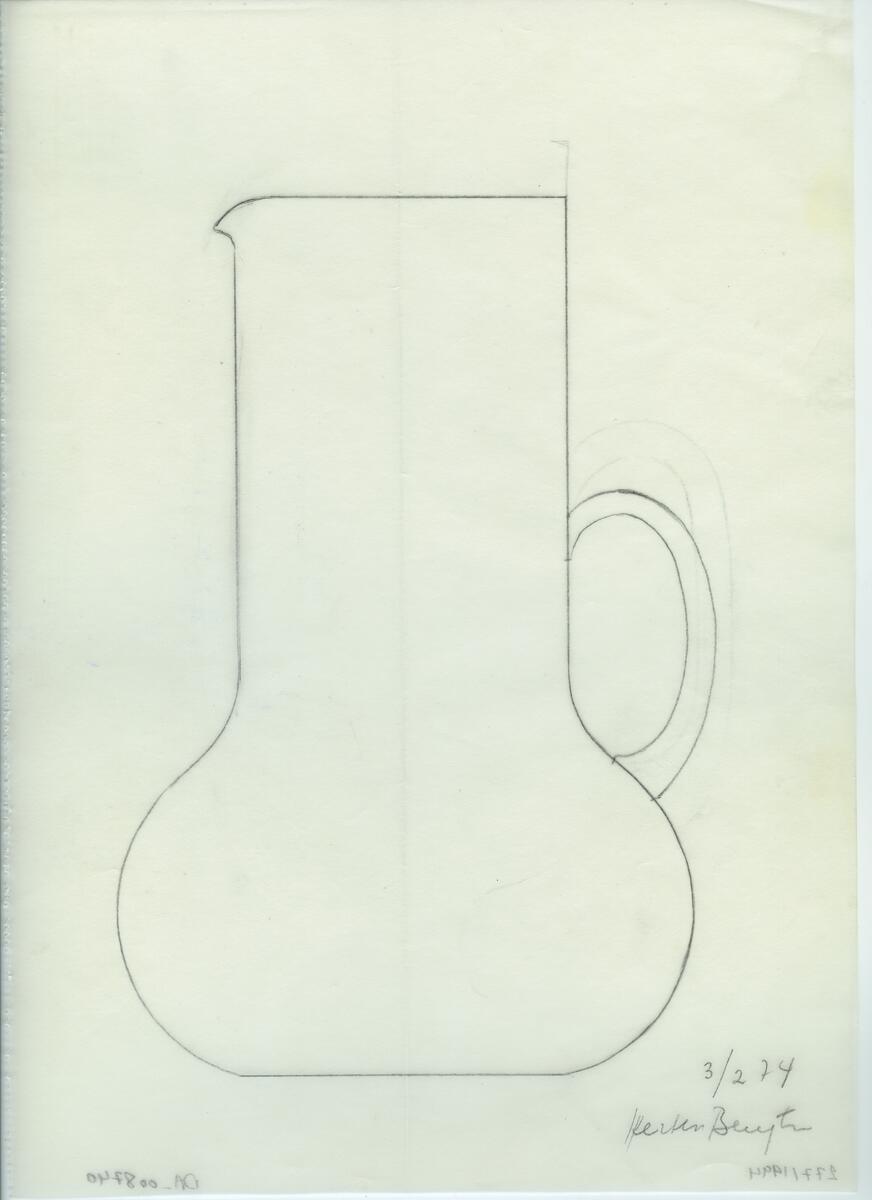 Skisser och referensmaterial till olika porslin- och glasföremål som grytor, kannor, koppar med fat, servisglas m.m. Bland annat formgivning för Rosenthal. Några skisskopior av Tapio Wirkkalas formgivning för Venini - inspirationsmaterial?