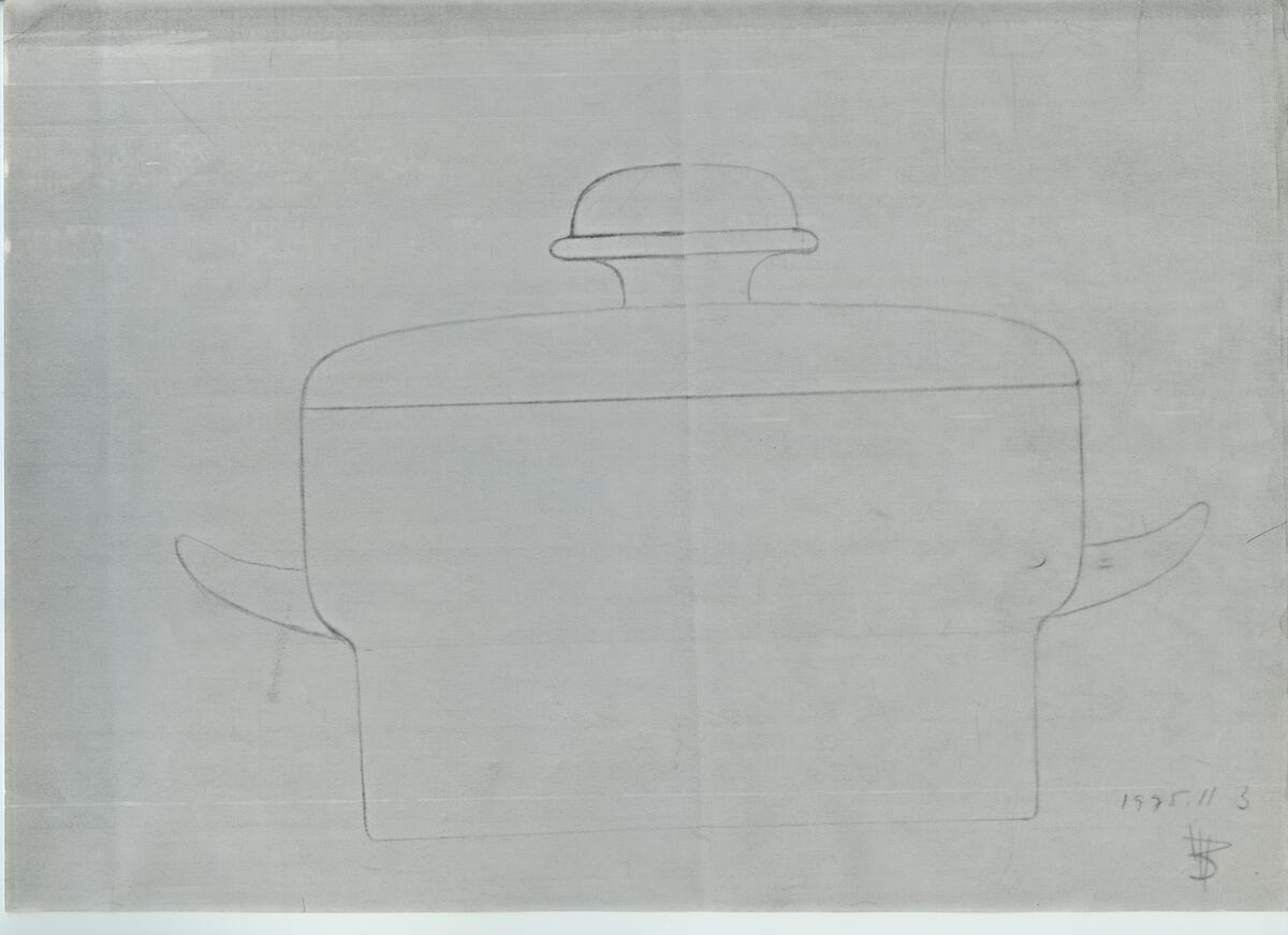 Skisser och referensmaterial till olika porslin- och glasföremål som grytor, kannor, koppar med fat, servisglas m.m. Bland annat formgivning för Rosenthal. Några skisskopior av Tapio Wirkkalas formgivning för Venini - inspirationsmaterial?