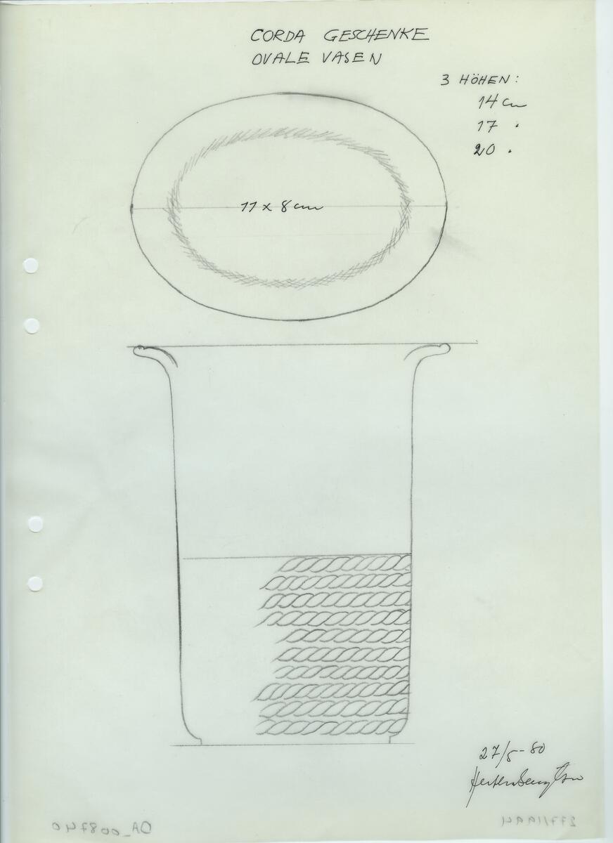 Skisser och referensmaterial till olika porslin- och glasföremål som grytor, kannor, koppar med fat, servisglas m.m. Bland annat formgivning för Rosenthal. Några skisskopior av Tapio Wirkkalas formgivning för Venini - inspirationsmaterial?