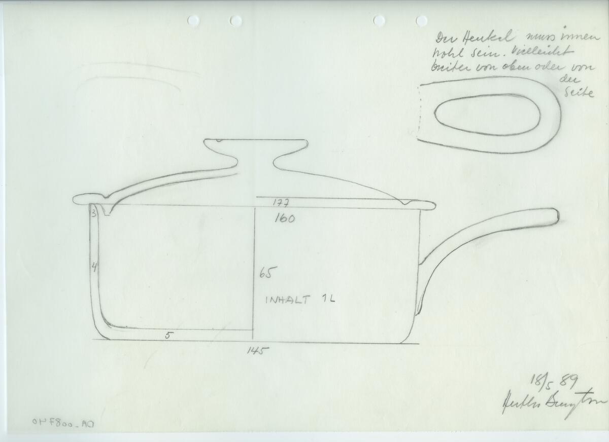 Skisser och referensmaterial till olika porslin- och glasföremål som grytor, kannor, koppar med fat, servisglas m.m. Bland annat formgivning för Rosenthal. Några skisskopior av Tapio Wirkkalas formgivning för Venini - inspirationsmaterial?