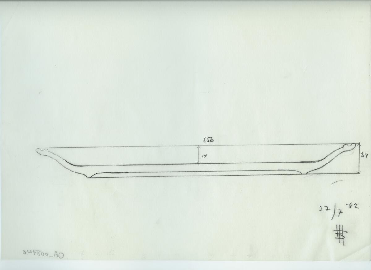 Skisser och referensmaterial till olika porslin- och glasföremål som grytor, kannor, koppar med fat, servisglas m.m. Bland annat formgivning för Rosenthal. Några skisskopior av Tapio Wirkkalas formgivning för Venini - inspirationsmaterial?