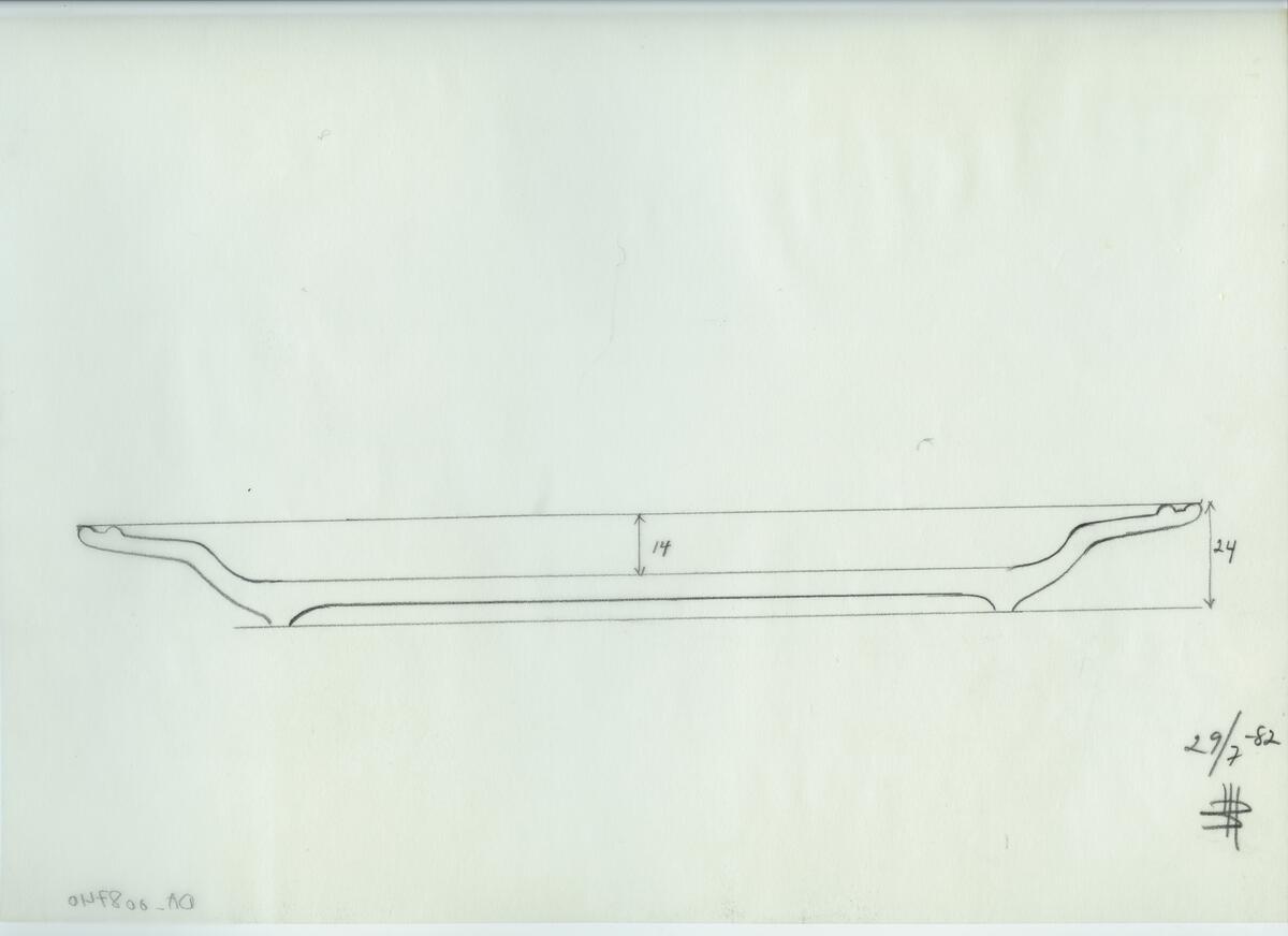 Skisser och referensmaterial till olika porslin- och glasföremål som grytor, kannor, koppar med fat, servisglas m.m. Bland annat formgivning för Rosenthal. Några skisskopior av Tapio Wirkkalas formgivning för Venini - inspirationsmaterial?