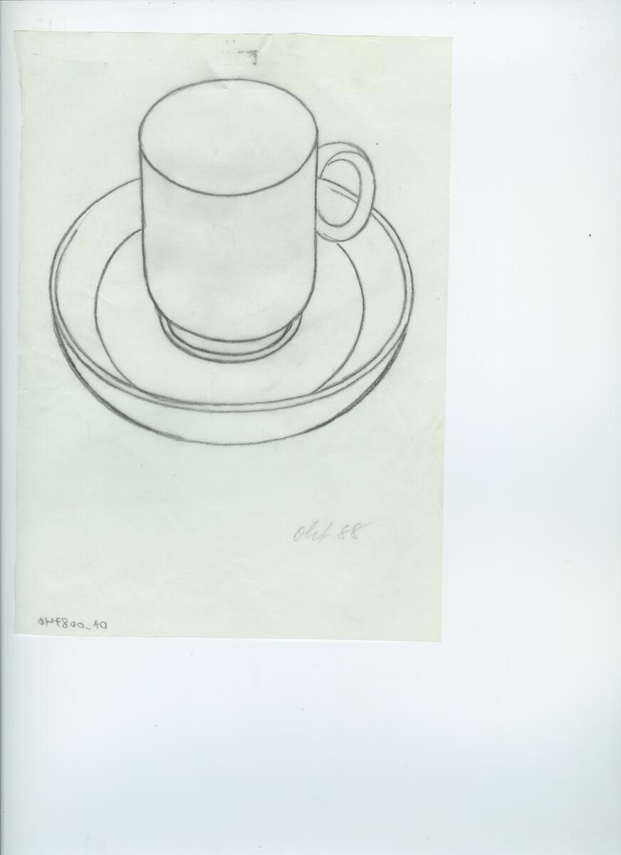 Skisser och referensmaterial till olika porslin- och glasföremål som grytor, kannor, koppar med fat, servisglas m.m. Bland annat formgivning för Rosenthal. Några skisskopior av Tapio Wirkkalas formgivning för Venini - inspirationsmaterial?