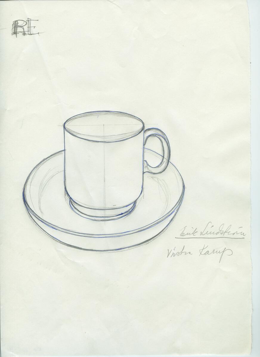 Skisser och referensmaterial till olika porslin- och glasföremål som grytor, kannor, koppar med fat, servisglas m.m. Bland annat formgivning för Rosenthal. Några skisskopior av Tapio Wirkkalas formgivning för Venini - inspirationsmaterial?