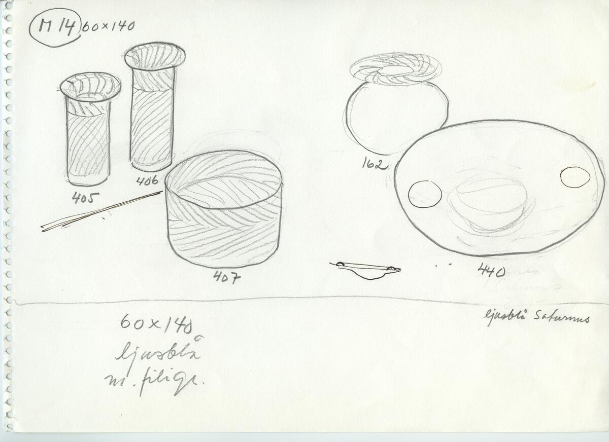 Skisser och referensmaterial till olika porslin- och glasföremål som grytor, kannor, koppar med fat, servisglas m.m. Bland annat formgivning för Rosenthal. Några skisskopior av Tapio Wirkkalas formgivning för Venini - inspirationsmaterial?