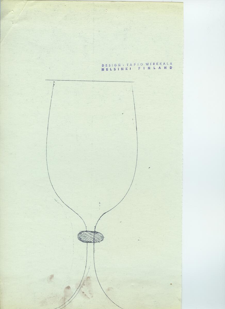 Skisser och referensmaterial till olika porslin- och glasföremål som grytor, kannor, koppar med fat, servisglas m.m. Bland annat formgivning för Rosenthal. Några skisskopior av Tapio Wirkkalas formgivning för Venini - inspirationsmaterial?