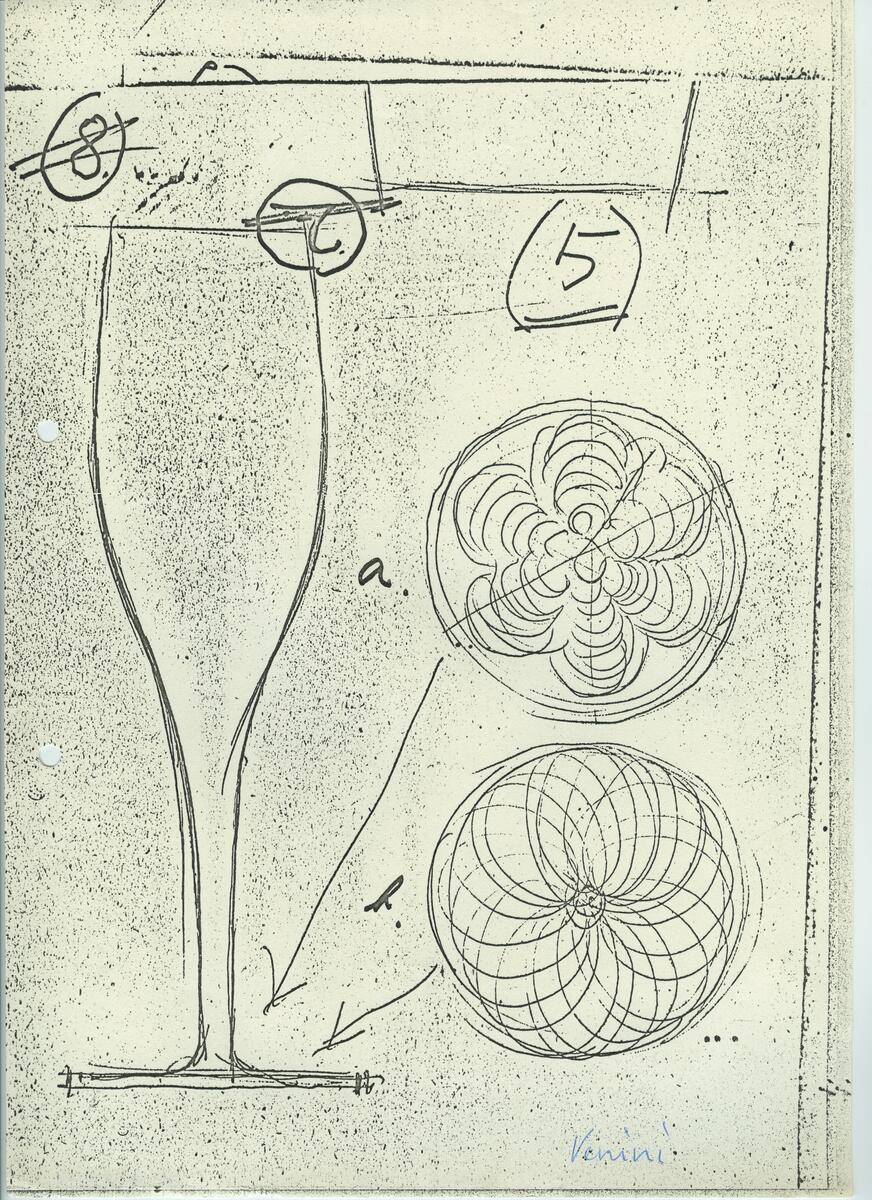 Skisser och referensmaterial till olika porslin- och glasföremål som grytor, kannor, koppar med fat, servisglas m.m. Bland annat formgivning för Rosenthal. Några skisskopior av Tapio Wirkkalas formgivning för Venini - inspirationsmaterial?