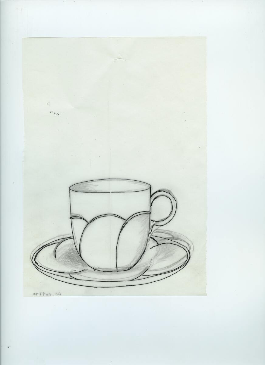 Skisser och referensmaterial till olika porslin- och glasföremål som grytor, kannor, koppar med fat, servisglas m.m. Bland annat formgivning för Rosenthal. Några skisskopior av Tapio Wirkkalas formgivning för Venini - inspirationsmaterial?