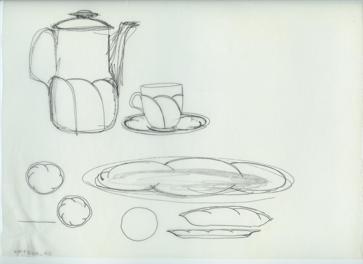 Skisser och referensmaterial till olika porslin- och glasföremål som grytor, kannor, koppar med fat, servisglas m.m. Bland annat formgivning för Rosenthal. Några skisskopior av Tapio Wirkkalas formgivning för Venini - inspirationsmaterial?