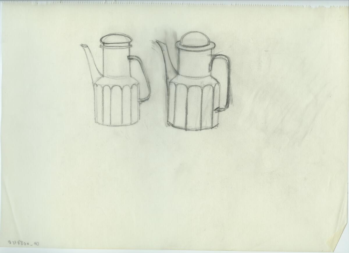 Skisser och referensmaterial till olika porslin- och glasföremål som grytor, kannor, koppar med fat, servisglas m.m. Bland annat formgivning för Rosenthal. Några skisskopior av Tapio Wirkkalas formgivning för Venini - inspirationsmaterial?