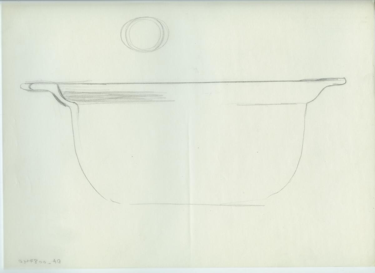 Skisser och referensmaterial till olika porslin- och glasföremål som grytor, kannor, koppar med fat, servisglas m.m. Bland annat formgivning för Rosenthal. Några skisskopior av Tapio Wirkkalas formgivning för Venini - inspirationsmaterial?