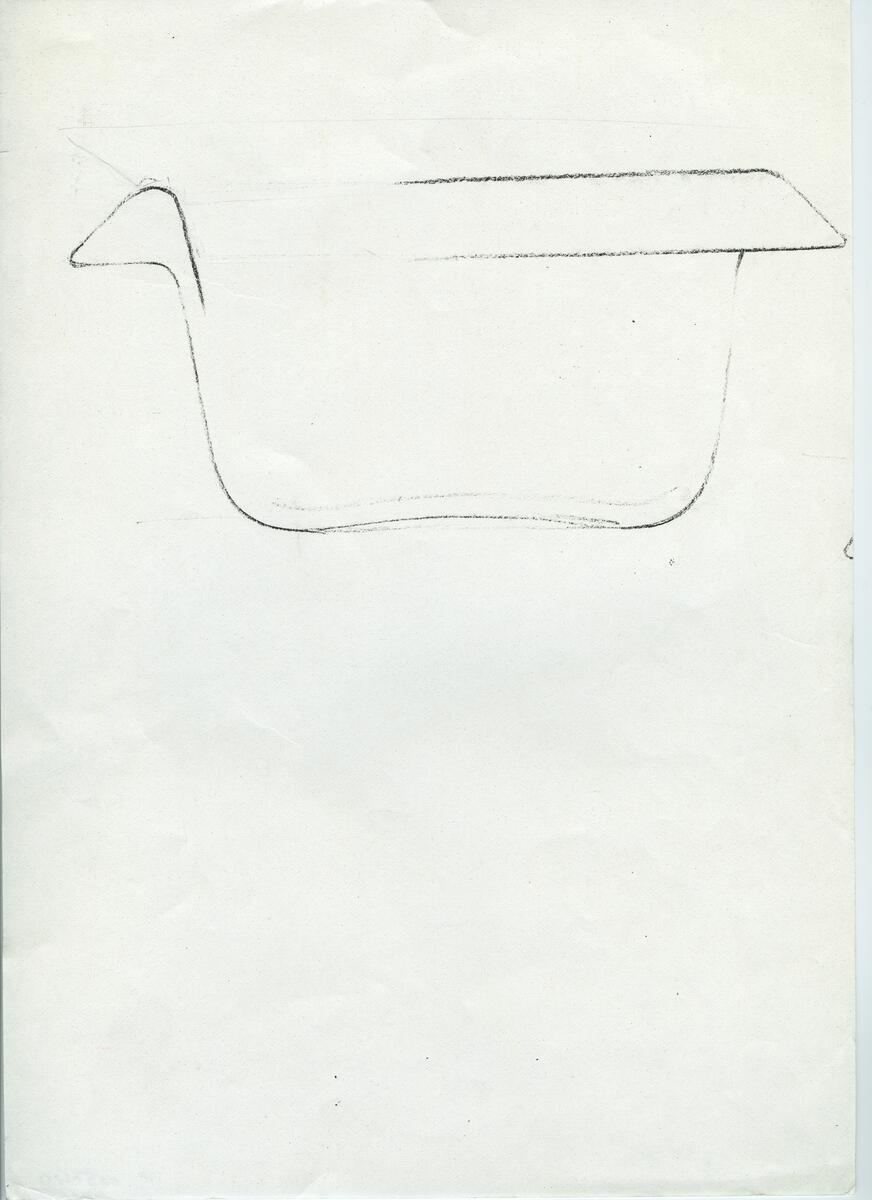 Skisser och referensmaterial till olika porslin- och glasföremål som grytor, kannor, koppar med fat, servisglas m.m. Bland annat formgivning för Rosenthal. Några skisskopior av Tapio Wirkkalas formgivning för Venini - inspirationsmaterial?