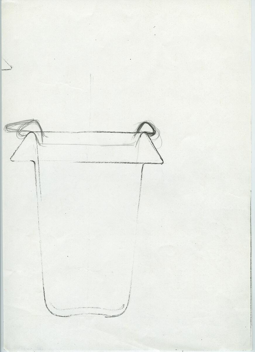 Skisser och referensmaterial till olika porslin- och glasföremål som grytor, kannor, koppar med fat, servisglas m.m. Bland annat formgivning för Rosenthal. Några skisskopior av Tapio Wirkkalas formgivning för Venini - inspirationsmaterial?