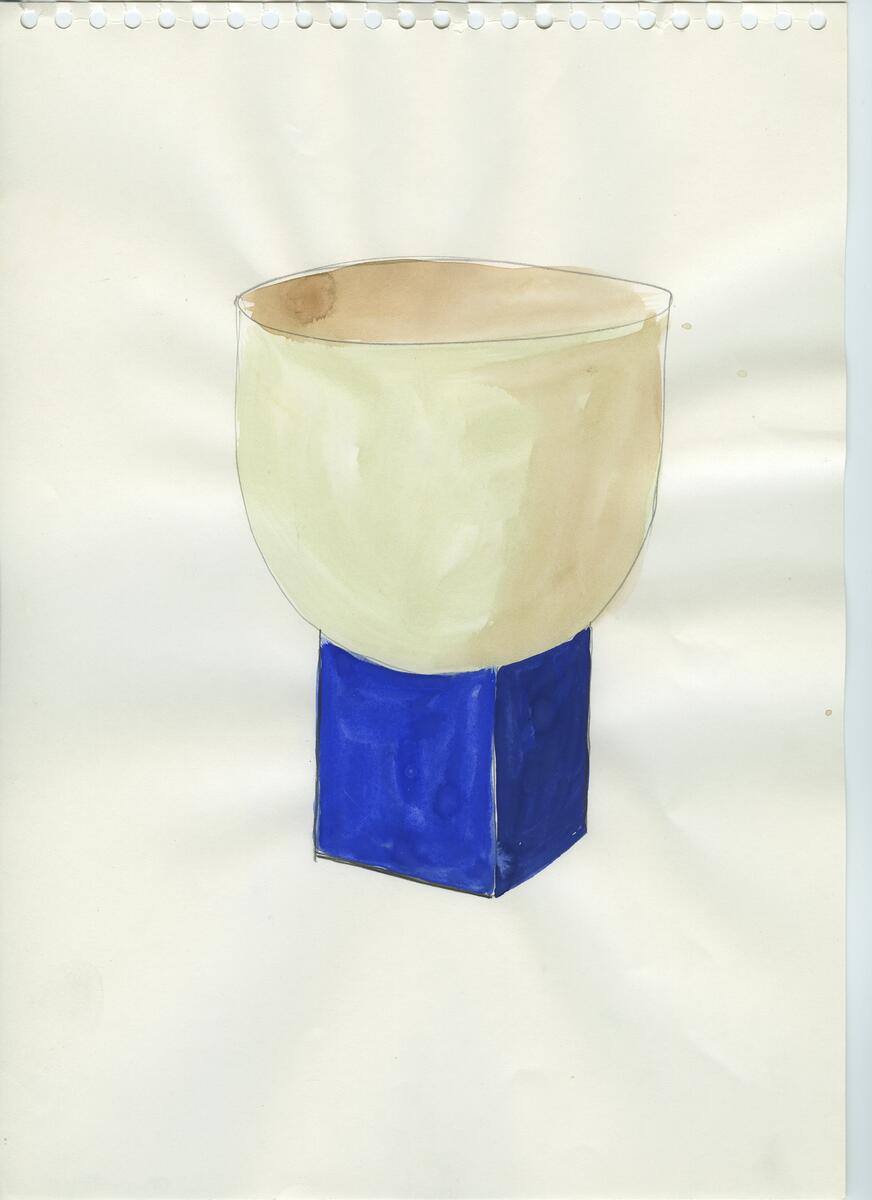 Skisser och referensmaterial till olika porslin- och glasföremål som grytor, kannor, koppar med fat, servisglas m.m. Bland annat formgivning för Rosenthal. Några skisskopior av Tapio Wirkkalas formgivning för Venini - inspirationsmaterial?