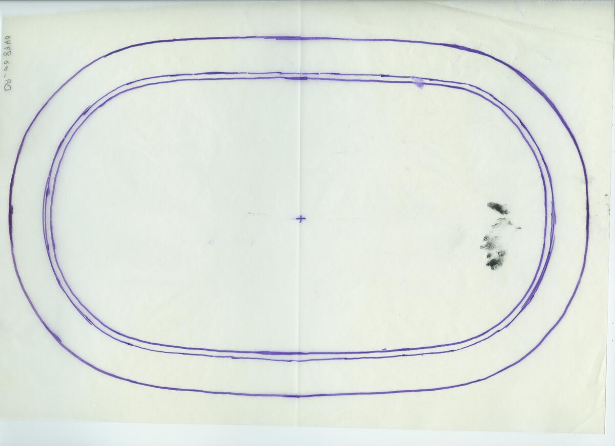 Skisser och referensmaterial till olika porslin- och glasföremål som grytor, kannor, koppar med fat, servisglas m.m. Bland annat formgivning för Rosenthal. Några skisskopior av Tapio Wirkkalas formgivning för Venini - inspirationsmaterial?