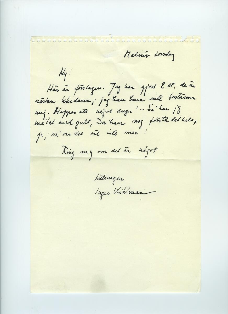 Skisser och referensmaterial till olika porslin- och glasföremål som grytor, kannor, koppar med fat, servisglas m.m. Bland annat formgivning för Rosenthal. Några skisskopior av Tapio Wirkkalas formgivning för Venini - inspirationsmaterial?