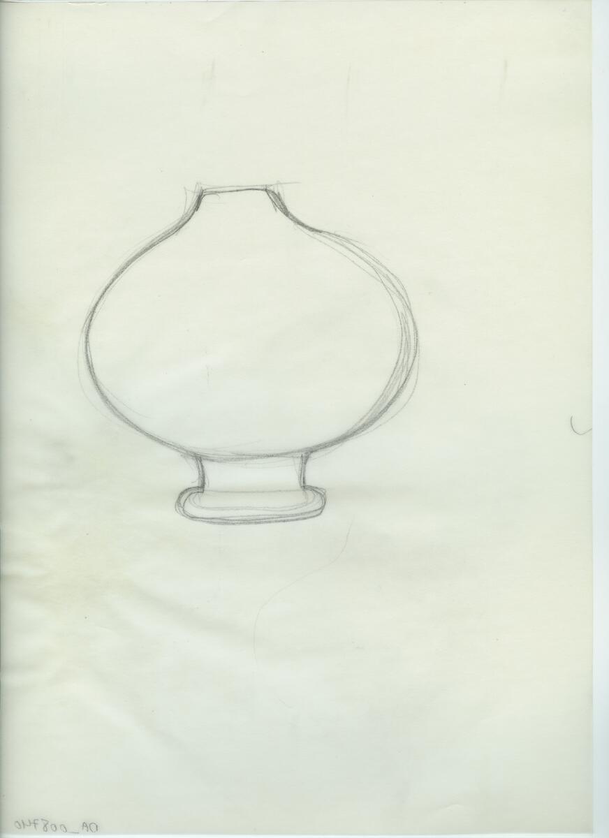 Skisser och referensmaterial till olika porslin- och glasföremål som grytor, kannor, koppar med fat, servisglas m.m. Bland annat formgivning för Rosenthal. Några skisskopior av Tapio Wirkkalas formgivning för Venini - inspirationsmaterial?