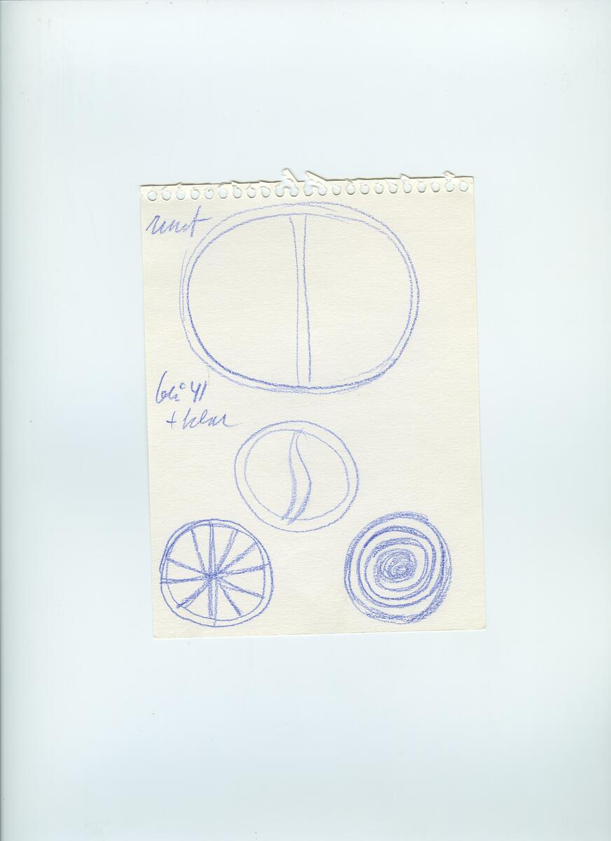 Skisser och referensmaterial till olika porslin- och glasföremål som grytor, kannor, koppar med fat, servisglas m.m. Bland annat formgivning för Rosenthal. Några skisskopior av Tapio Wirkkalas formgivning för Venini - inspirationsmaterial?