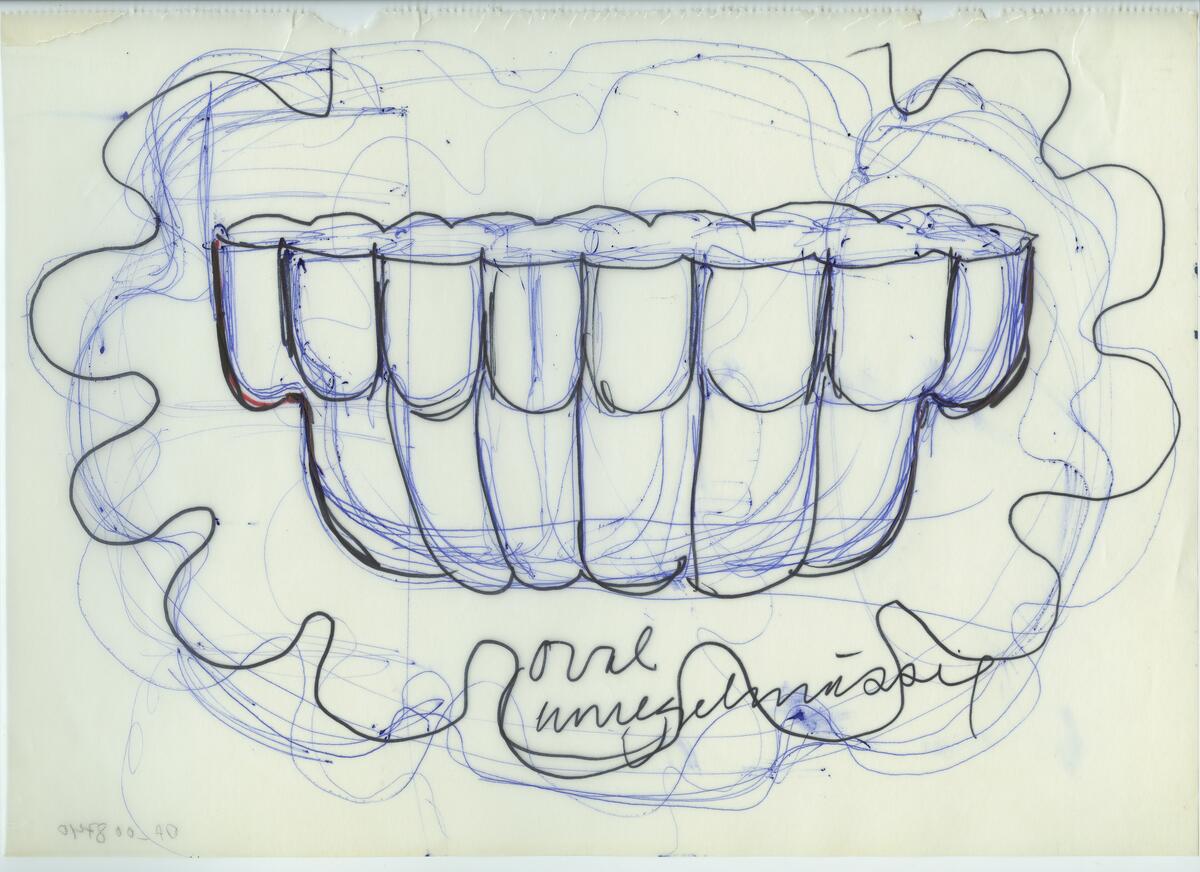 Skisser och referensmaterial till olika porslin- och glasföremål som grytor, kannor, koppar med fat, servisglas m.m. Bland annat formgivning för Rosenthal. Några skisskopior av Tapio Wirkkalas formgivning för Venini - inspirationsmaterial?