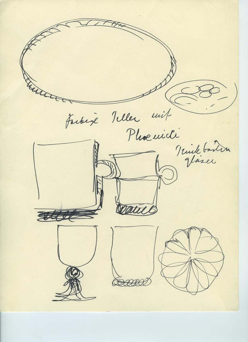Skisser och referensmaterial till olika porslin- och glasföremål som grytor, kannor, koppar med fat, servisglas m.m. Bland annat formgivning för Rosenthal. Några skisskopior av Tapio Wirkkalas formgivning för Venini - inspirationsmaterial?