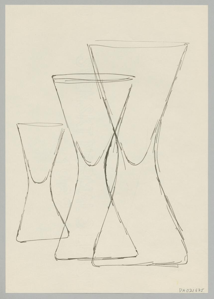 Skiss till glas på fot, möjligen snapsglas.