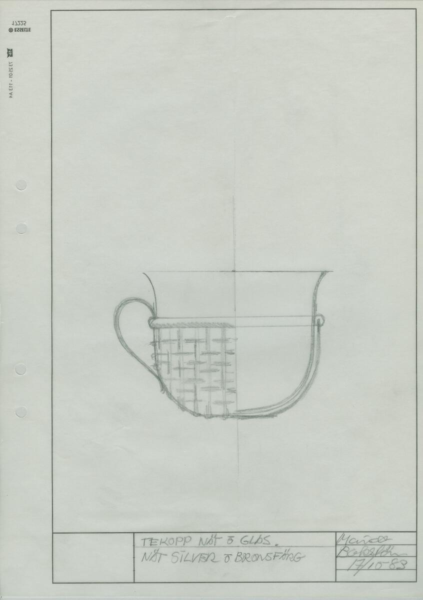Skisser till en serie, i vilken ingår följande produkter  kork, kanna, tekopp i glas, vinställ, brödkorg, ishink i glas och sockerkorg - samtliga med nät i silver- eller bronsfärg. Noteringar.