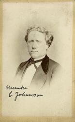 Portrett av urmaker C. Johansson i Fredrikstad. Svenskfødt. 