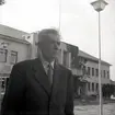 Karl Englund vid valbyrån vid Borgholms stadshus.