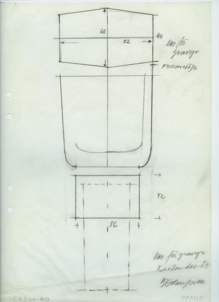 Materialet innehåller skisser till vaser, skålar, ljusstakar m.m.