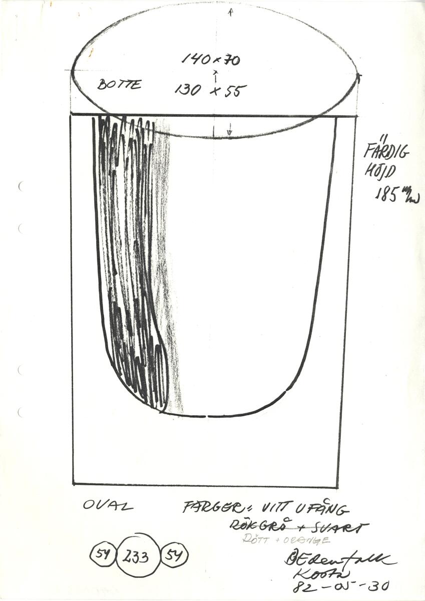 Materialet innehåller skisser till vaser, skålar, ljusstakar m.m.