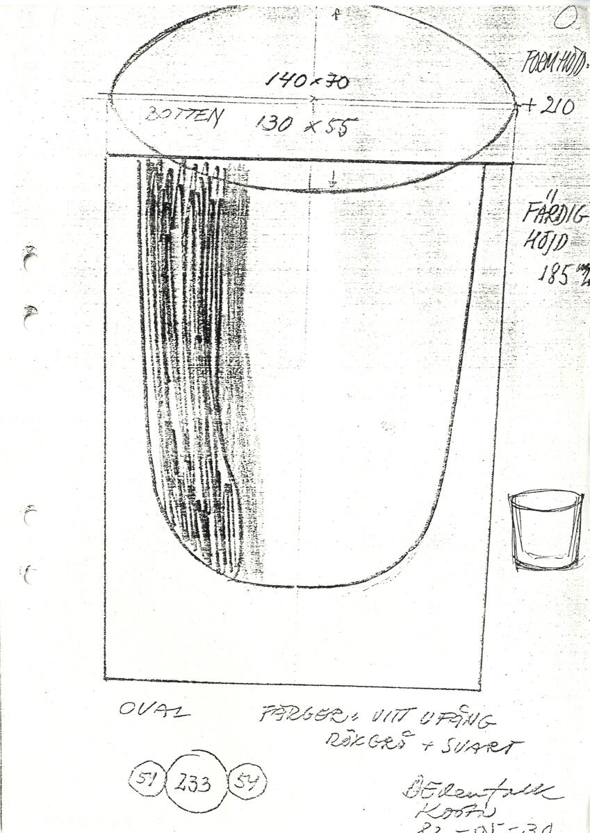 Materialet innehåller skisser till vaser, skålar, ljusstakar m.m.