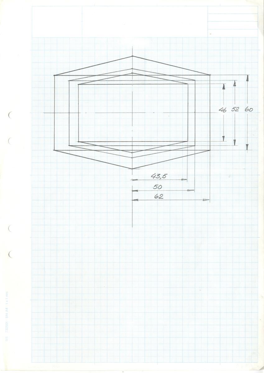 Materialet innehåller skisser till vaser, skålar, ljusstakar m.m.