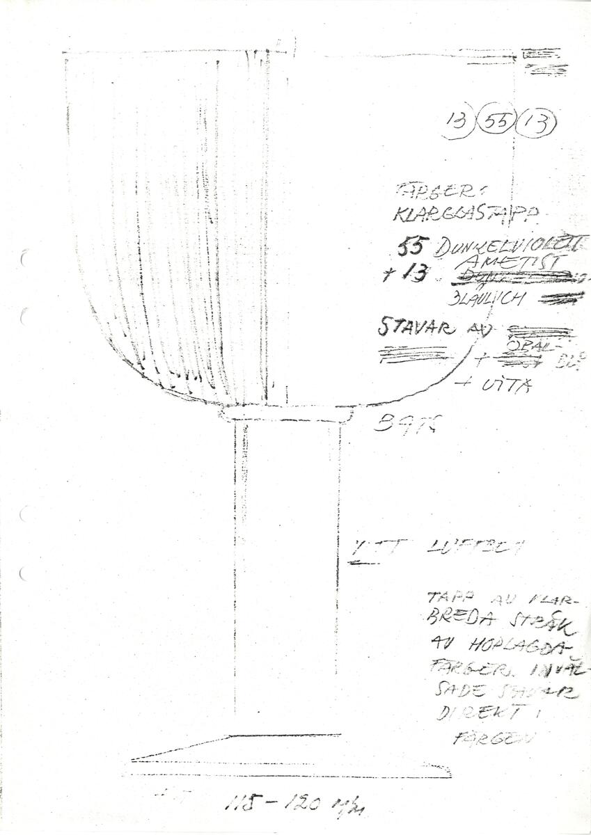 Materialet innehåller skisser till vaser, skålar, ljusstakar m.m.