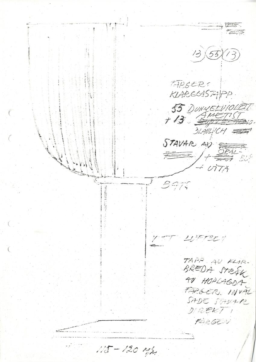 Materialet innehåller skisser till vaser, skålar, ljusstakar m.m.