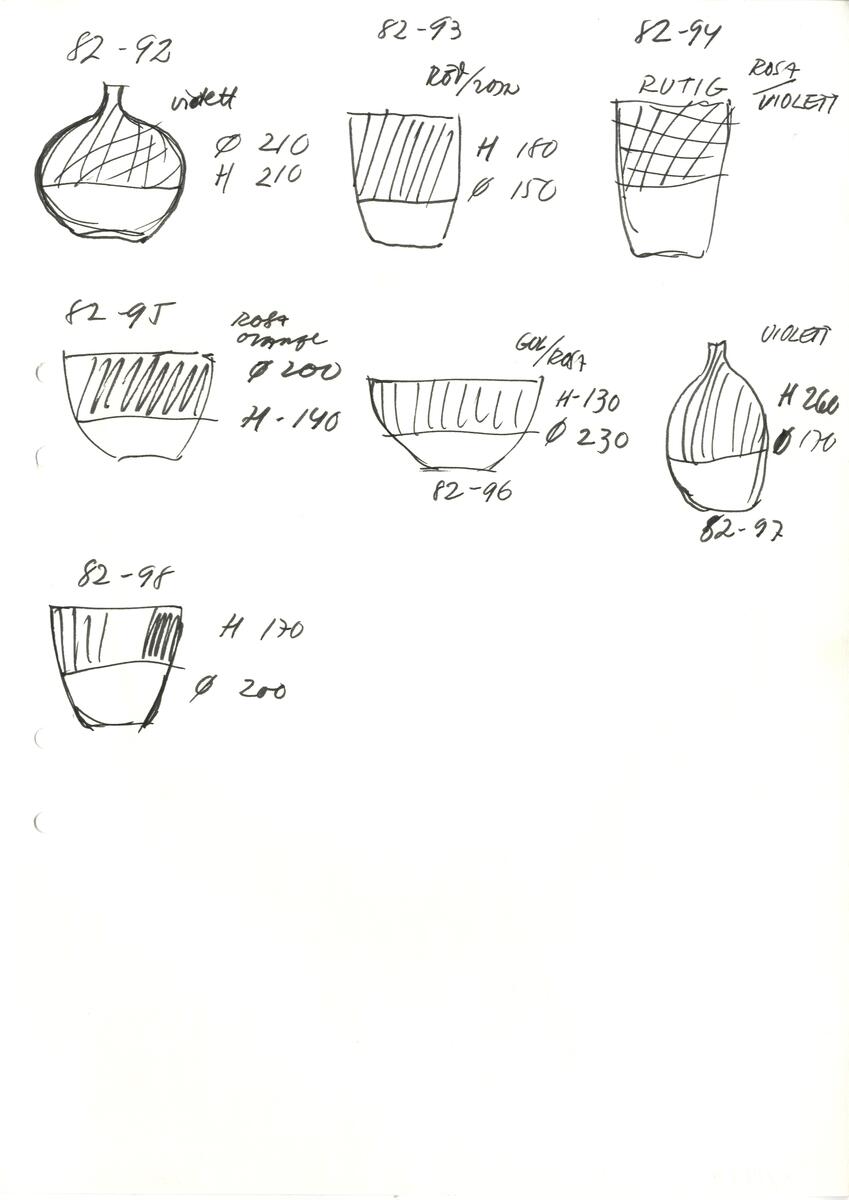 Materialet innehåller skisser till vaser, skålar, ljusstakar m.m.