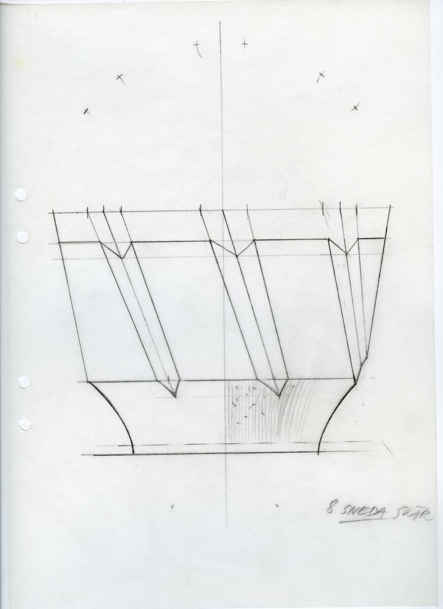 Materialet innehåller skisser till vaser, skålar, ljusstakar m.m.