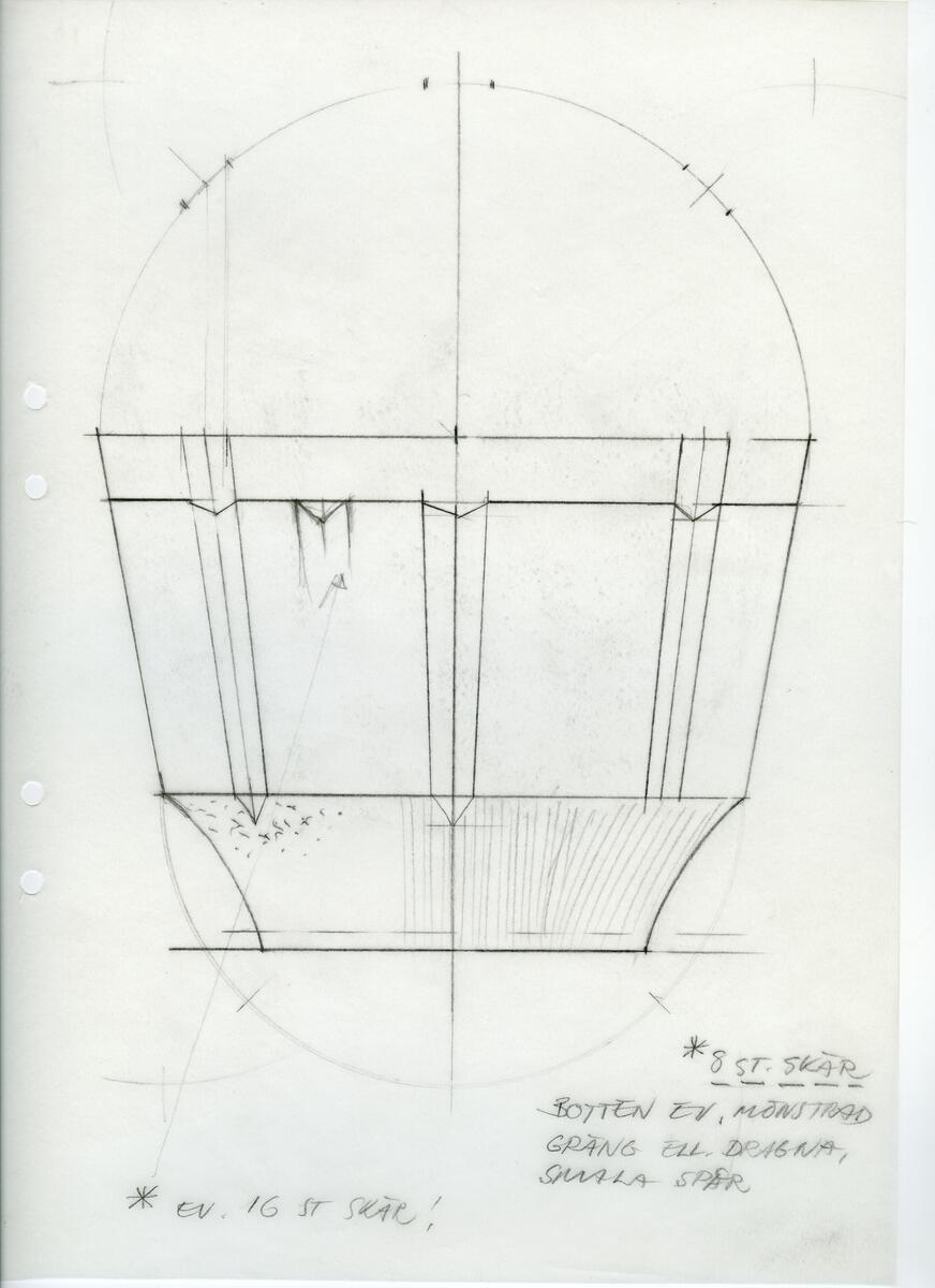 Materialet innehåller skisser till vaser, skålar, ljusstakar m.m.