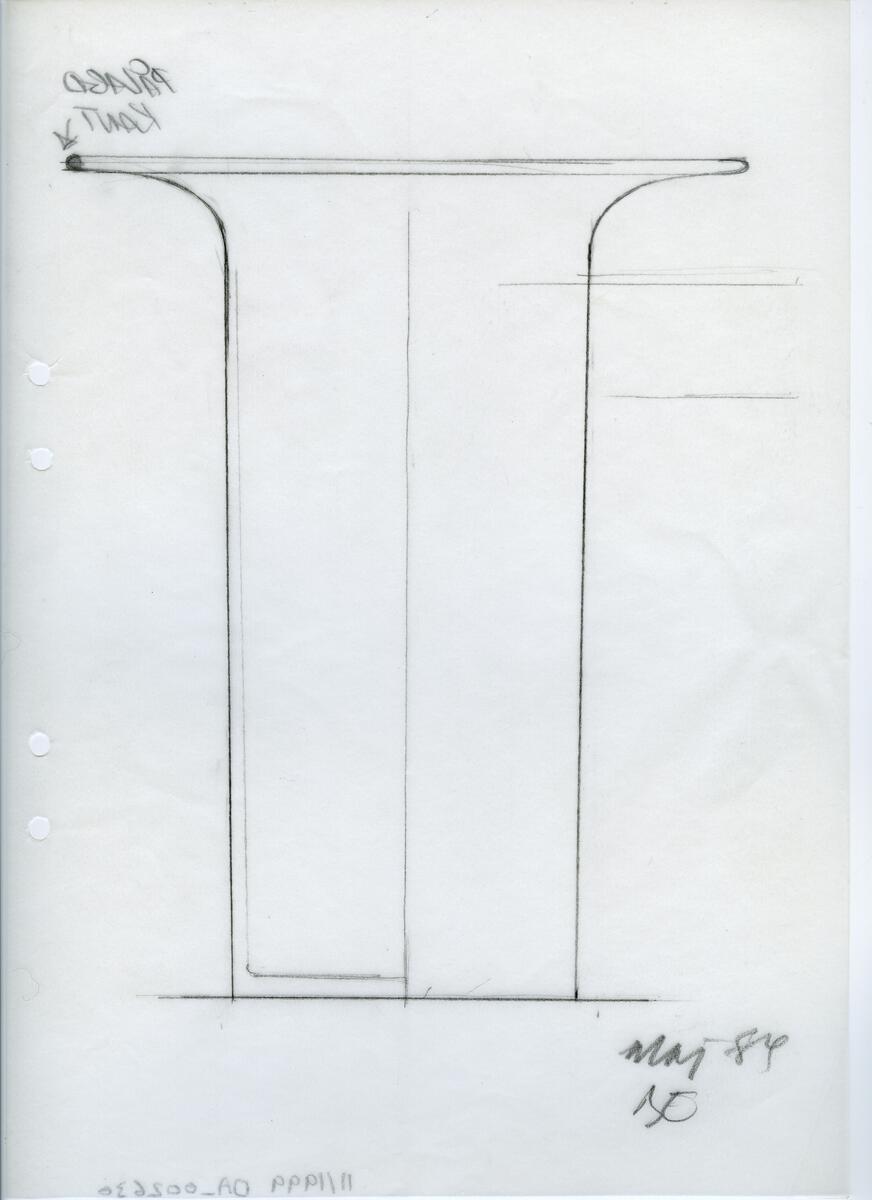 Materialet innehåller skisser till vaser, skålar, ljusstakar m.m.