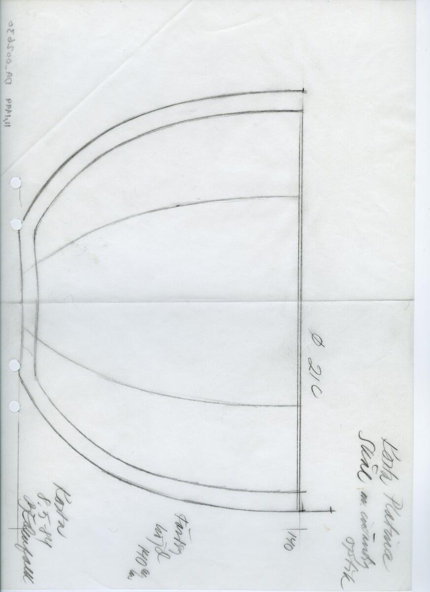 Materialet innehåller skisser till vaser, skålar, ljusstakar m.m.