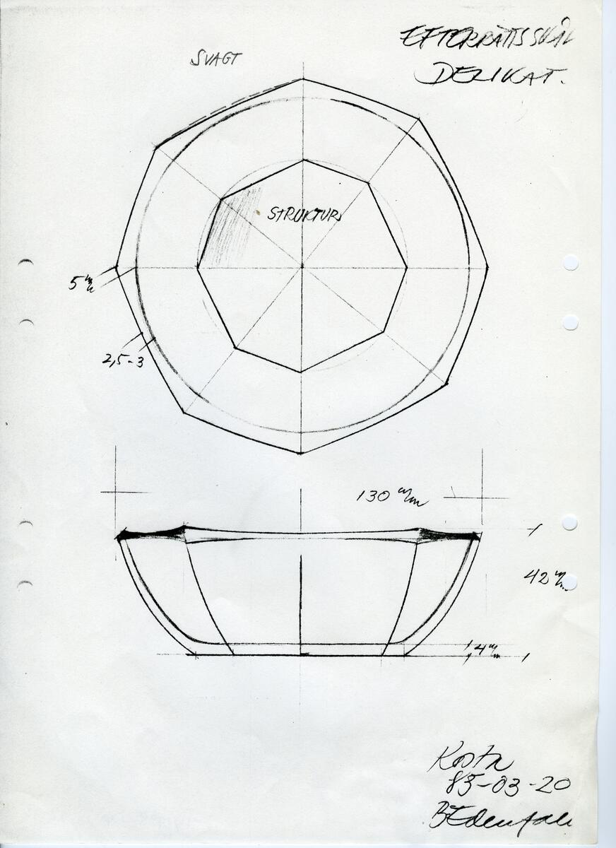 Materialet innehåller skisser till vaser, skålar, ljusstakar m.m.